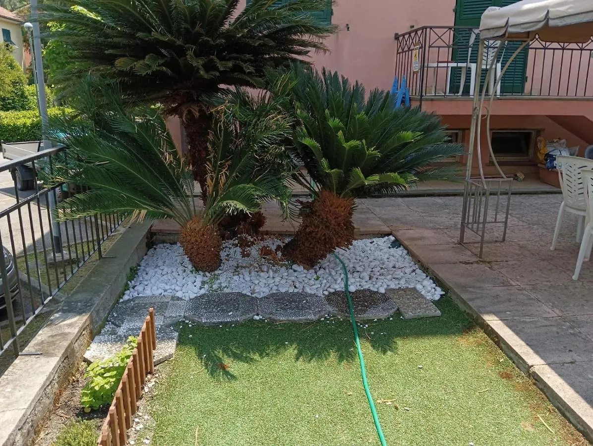Noemi Apartment 5 Lands Paradise Levanto 0*,  Italië
